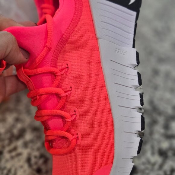 NIKE FREE METCON 6 HOT PUNCH Size 8.5 W - Picture 4 of 4